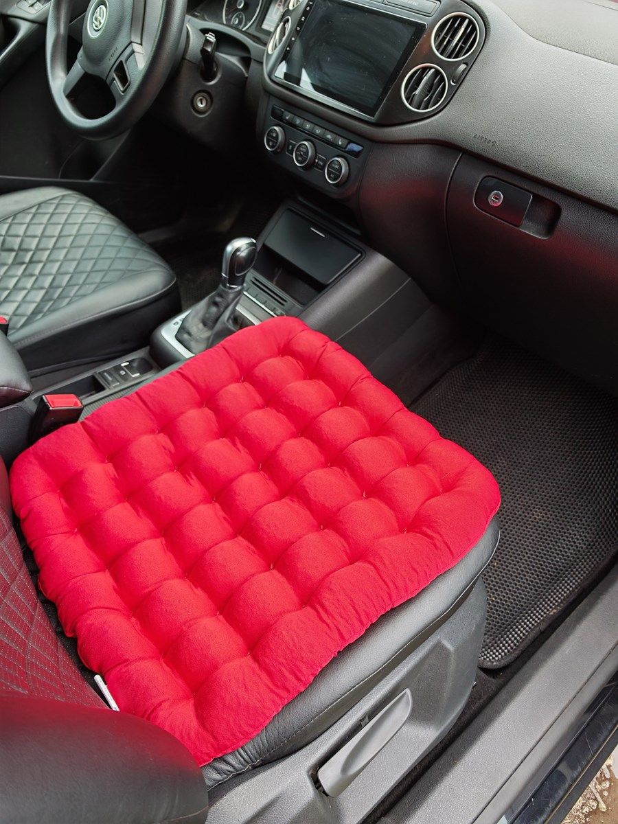 снимок Подушка автомобильная на сиденье "АВТО-БИО" красная 50*45 от магазина BIO-TEXTILES ОПТ