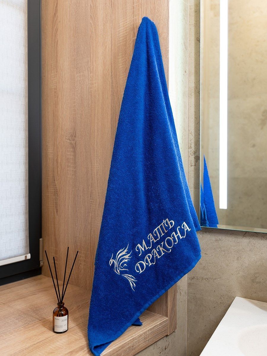 снимок Полотенце с вышивкой 70*140 "мать дракона" васильковое от магазина BIO-TEXTILES ОПТ