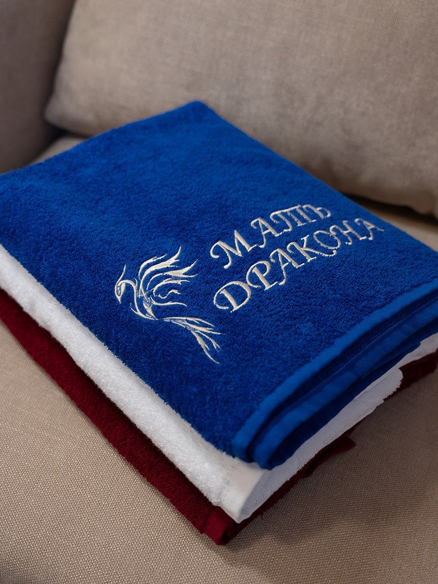 снимок Полотенце с вышивкой 70*140 "мать дракона" васильковое от магазина BIO-TEXTILES ОПТ