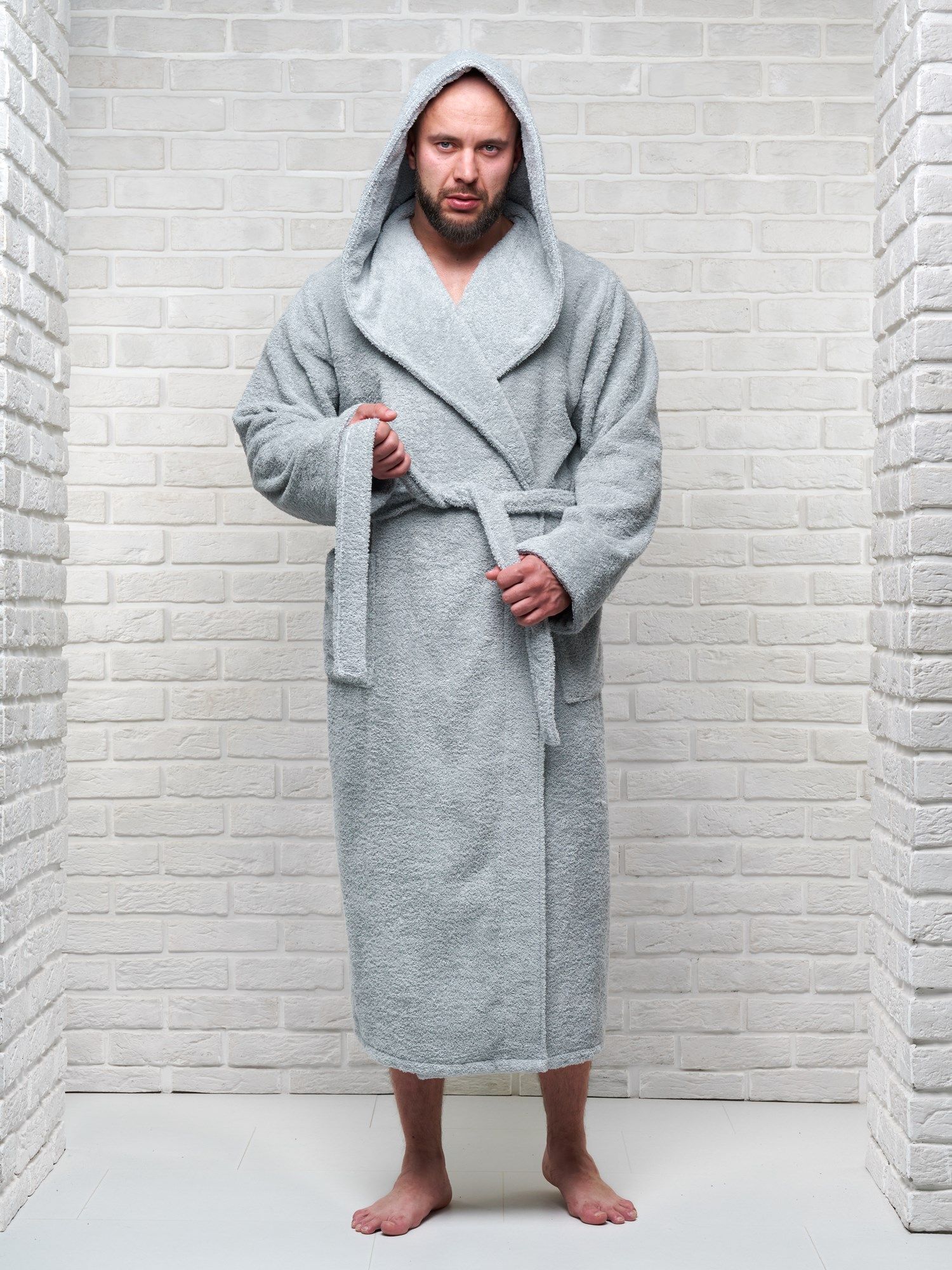 снимок Халат мужской махровый PandaHug с капюшоном, светло-серый от магазина BIO-TEXTILES ОПТ