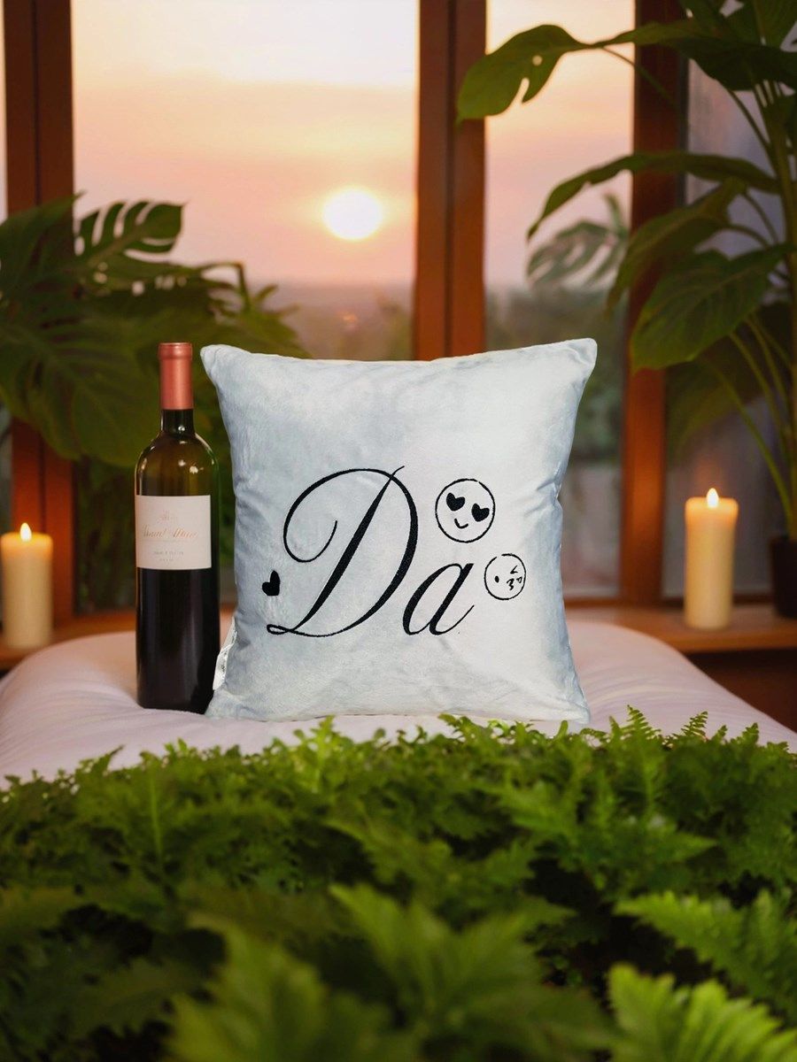 снимок Подушка декоративная "Да" 40*40 от магазина BIO-TEXTILES ОПТ