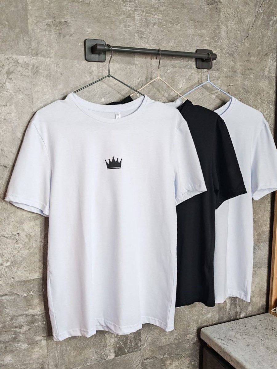 снимок Набор футболок (3 шт.) белая, черная и белая с логотипом корона от магазина BIO-TEXTILES ОПТ