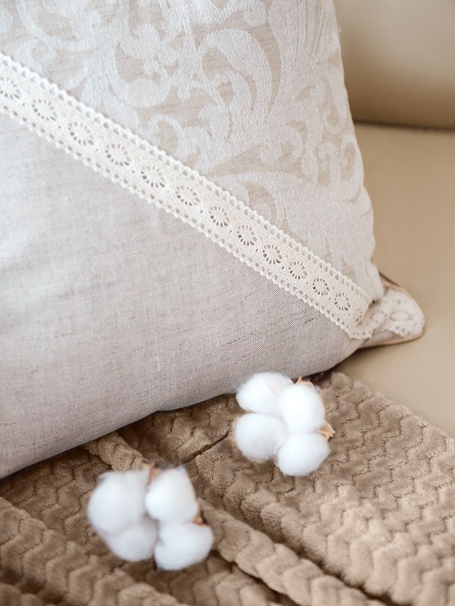 снимок Подушка "Кедровая сказка" 50*50 от магазина BIO-TEXTILES ОПТ