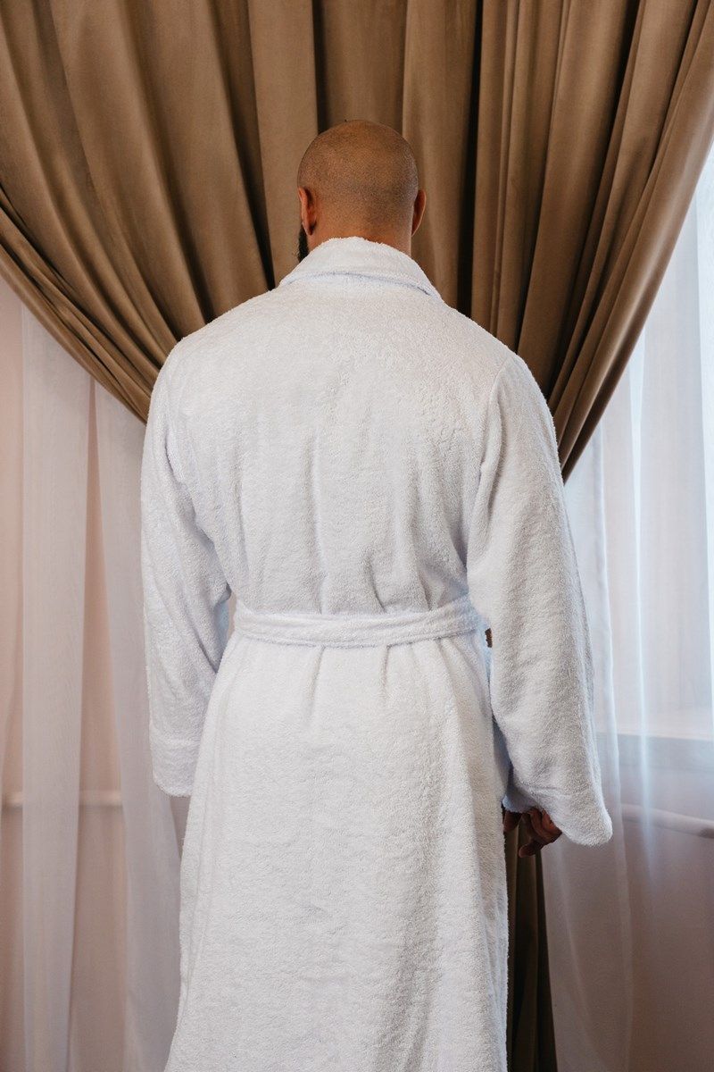 снимок Халат махровый мужской белый от магазина BIO-TEXTILES ОПТ