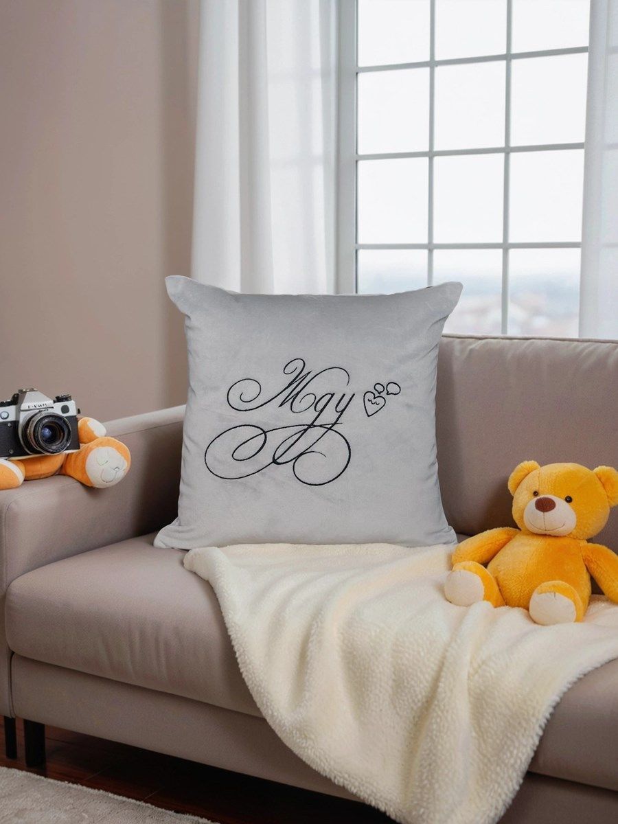 снимок Подушка декоративная "Жду" 40*40 от магазина BIO-TEXTILES ОПТ