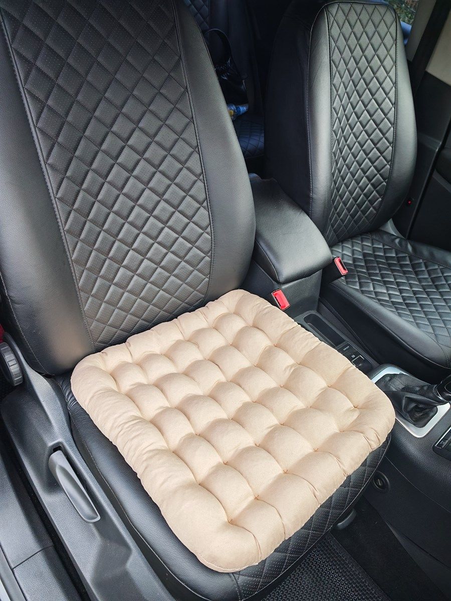 снимок Подушка автомобильная на сиденье "АВТО-БИО" бежевая 50*45 от магазина BIO-TEXTILES ОПТ