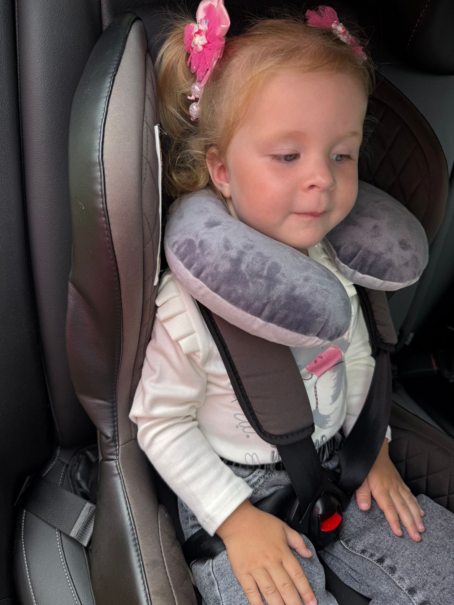 снимок Подушка на шею "рогалик" детская 27*22 св.серый, т.серый от магазина BIO-TEXTILES ОПТ