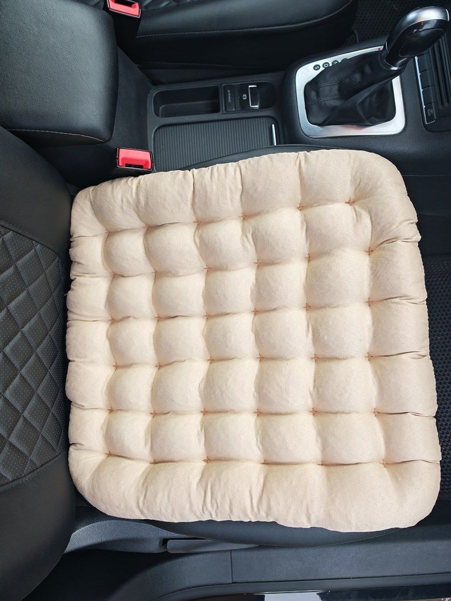 снимок Подушка автомобильная на сиденье "АВТО-БИО" бежевая 50*45 от магазина BIO-TEXTILES ОПТ