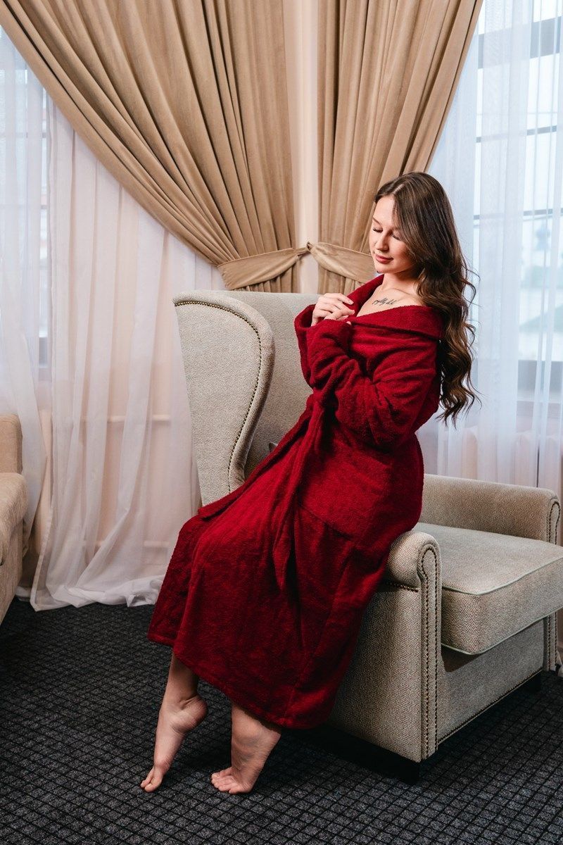 снимок Халат махровый женский бордовый от магазина BIO-TEXTILES ОПТ