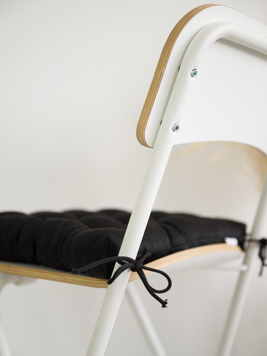 снимок Био-подушка на стул черная с завязками от магазина BIO-TEXTILES ОПТ