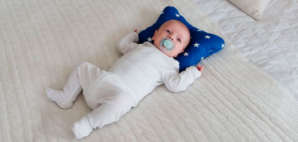 Как выбрать детскую подушку: полезные советы и рейтинг лучших моделей
