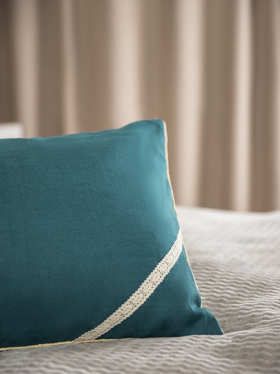 снимок Подушка "Кедровая магия" Blue 30*40 от магазина BIO-TEXTILES ОПТ