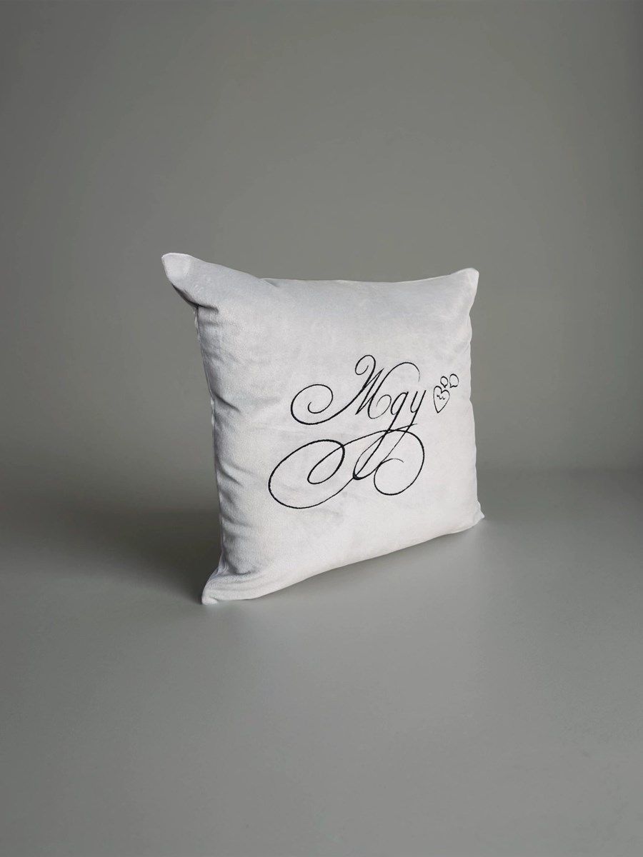 снимок Подушка декоративная "Жду" 40*40 от магазина BIO-TEXTILES ОПТ